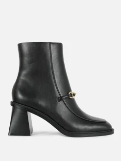 Bottes à Talons Carrés Et Détail Chaîne Rita Ora