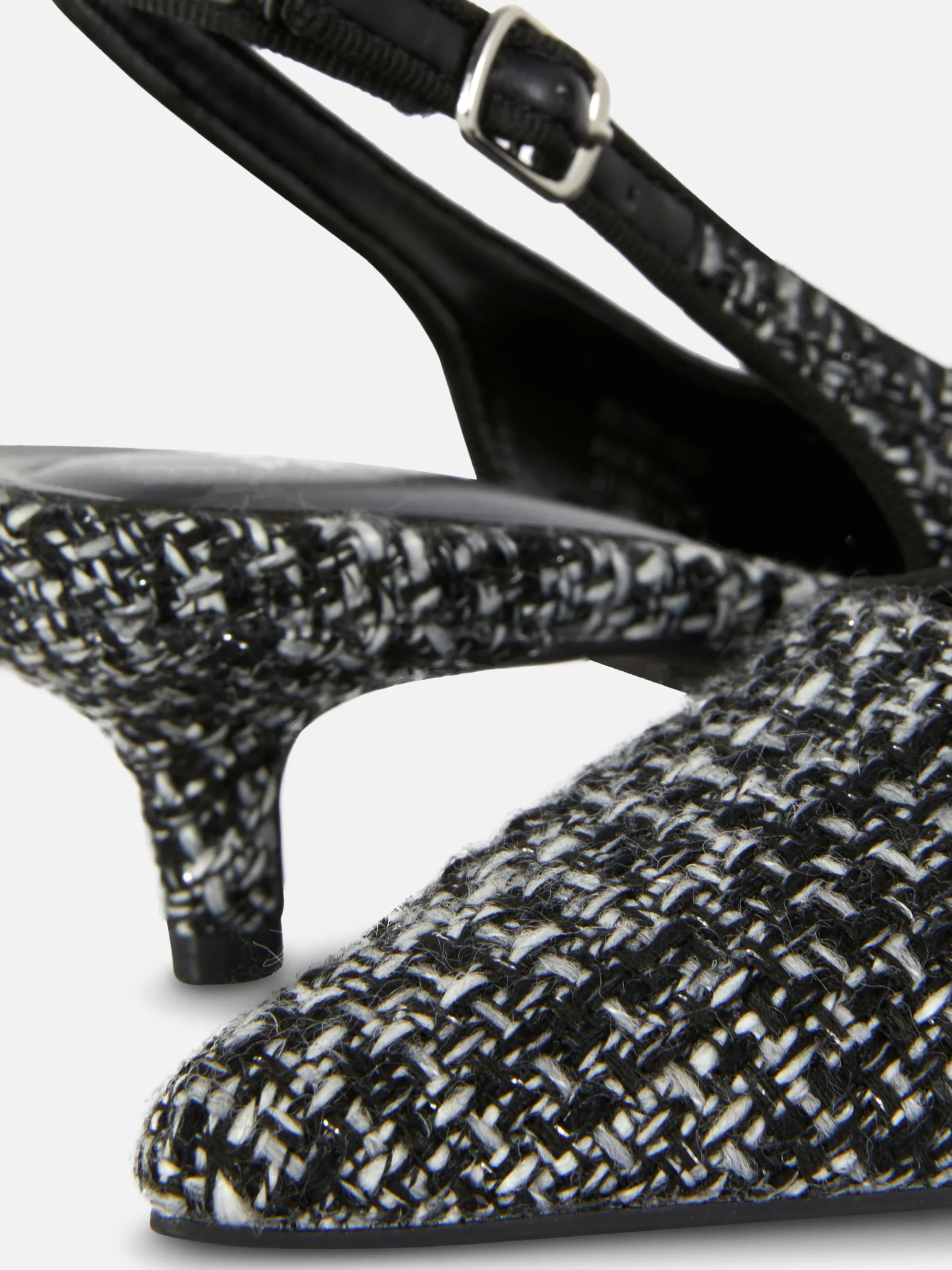 Chaussures à Talon Bas Ouvert Avec Effet Bouclé