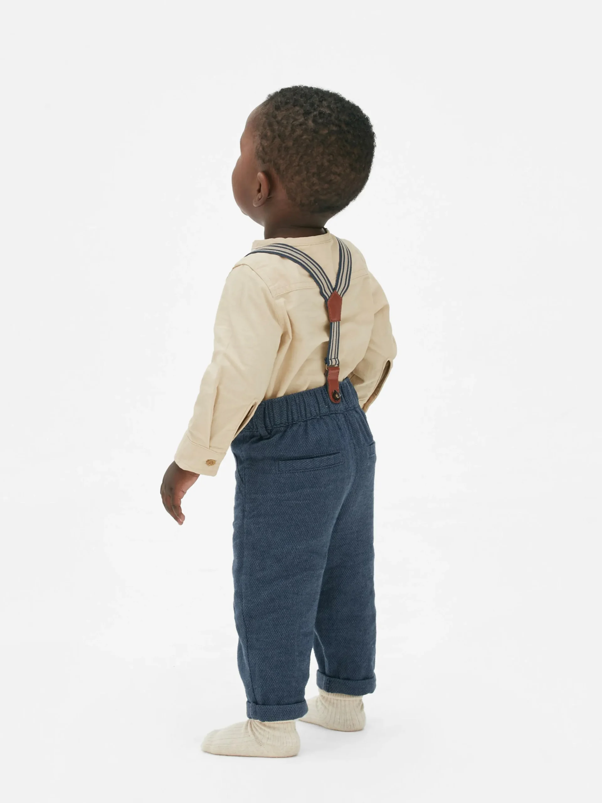 Chemise Boutonnée Et Pantalon Avec Bretelles