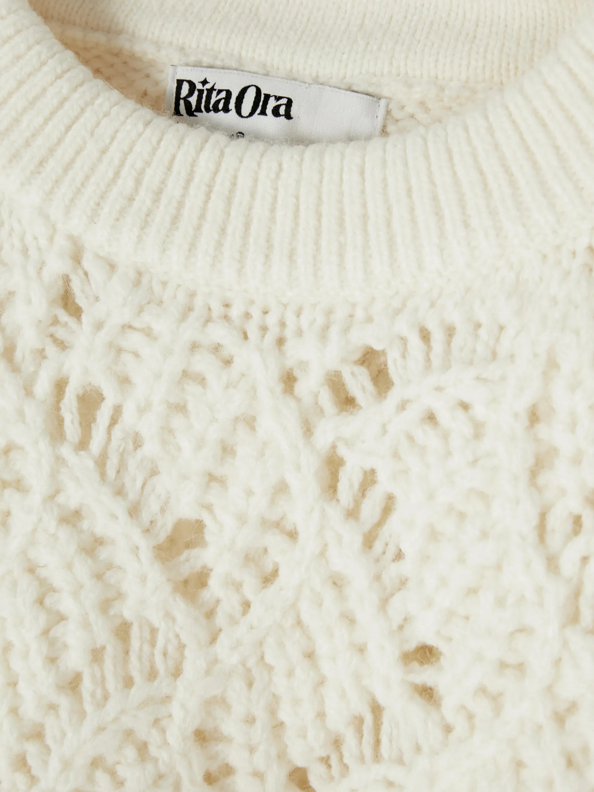 Pull En Maille Torsadée Ajourée Rita Ora