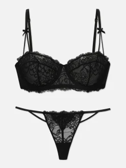Soutien-gorge Balconnets Et String En Dentelle